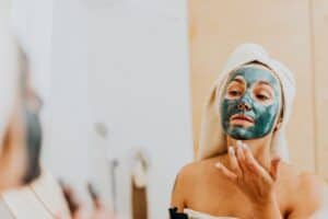 7 Masker Alami dan Serum Pencerah Wajah yang Cocok untuk Semua Jenis Kulit
