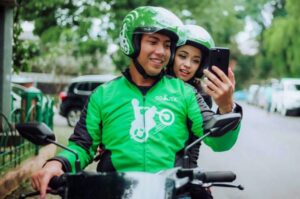 Tips Aman Naik Ojek Online di Gresik bagi Warga dan Wisatawan